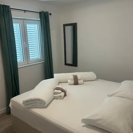 Apartment Guliva *
