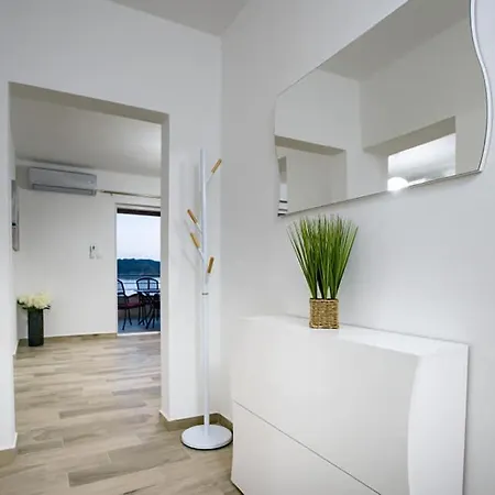 Guliva Apartament *